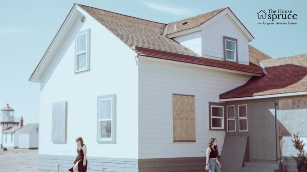 Difference Between a Normal House and A Compound House